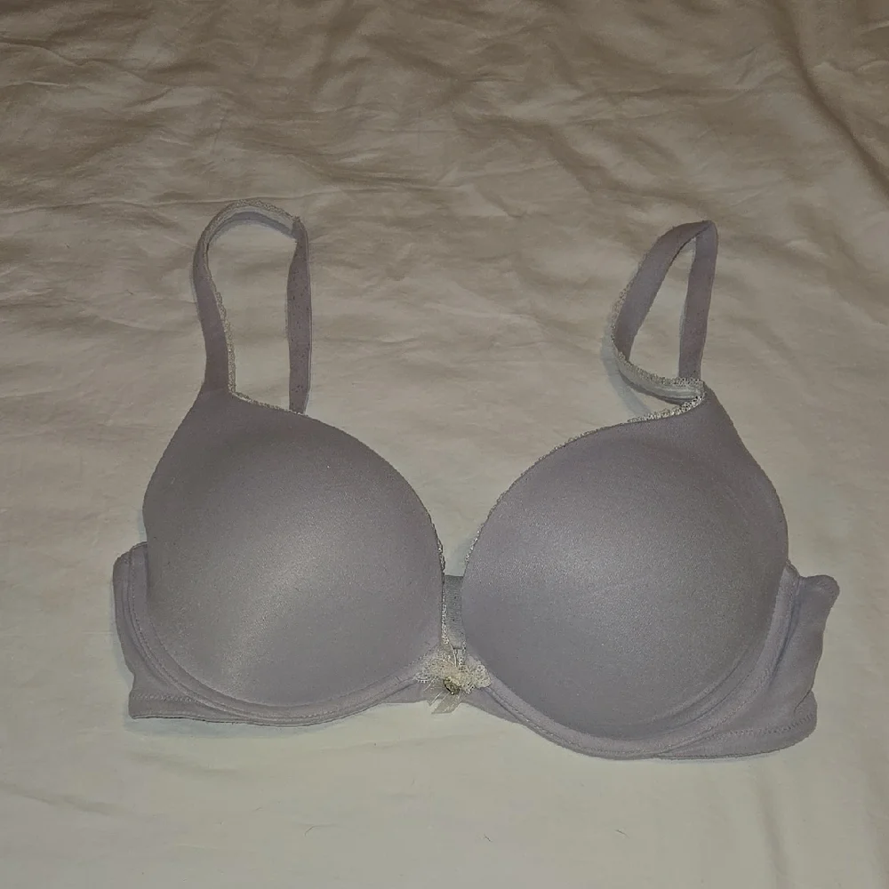 Victoria's Secret Lavander Push Up Bra SIZE 34D - Picture 1 of 8